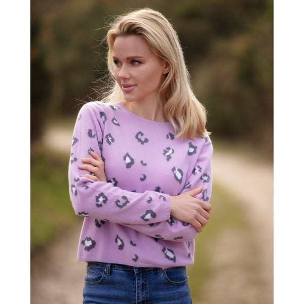 Funky leopard spot intarsia crew neck jumper